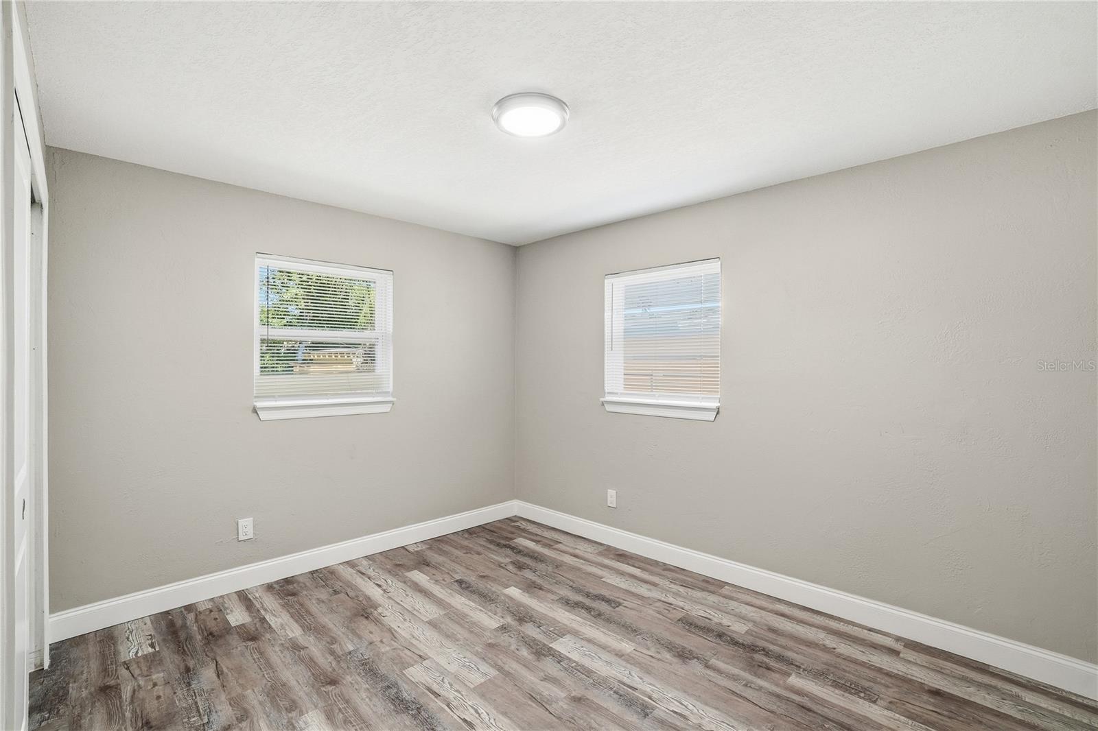 Image 6 of 24 For 11525 81st Place