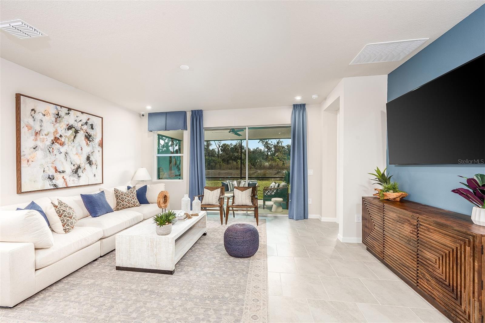 Image 10 of 22 For 5647 Skylight Way