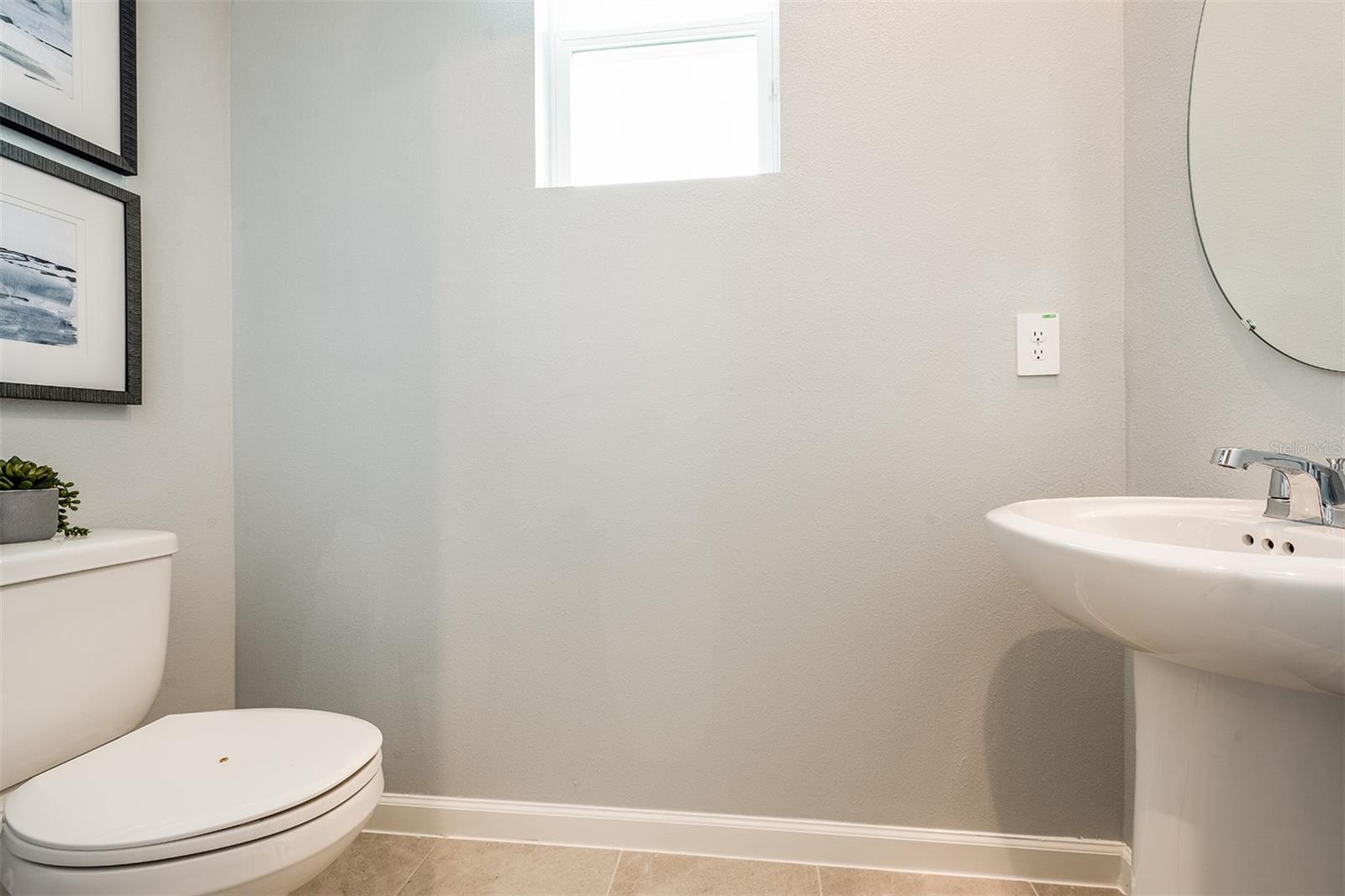 Image 13 of 22 For 5647 Skylight Way