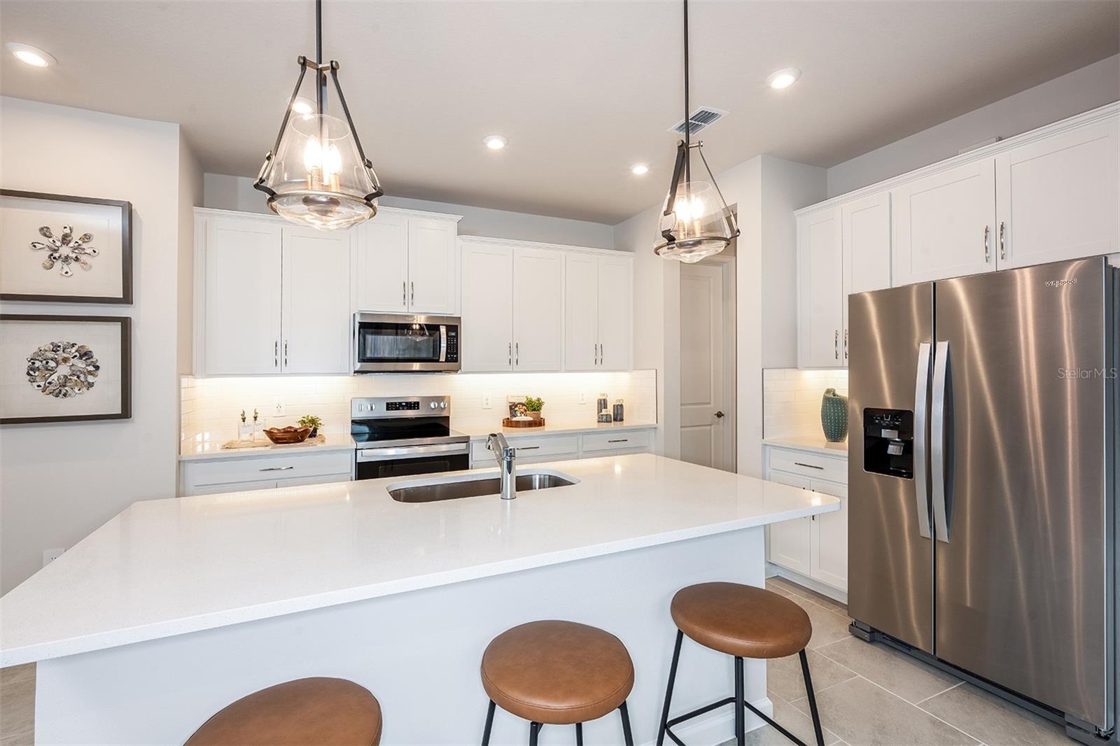 Image 4 of 22 For 5647 Skylight Way