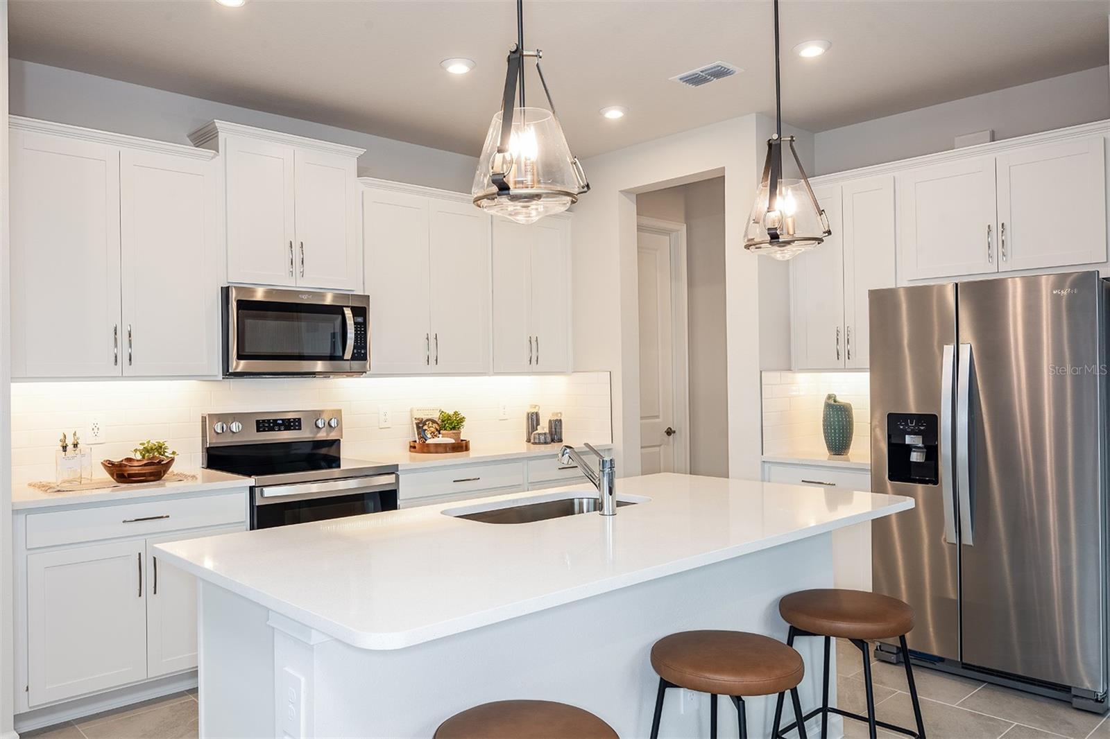 Image 6 of 22 For 5647 Skylight Way