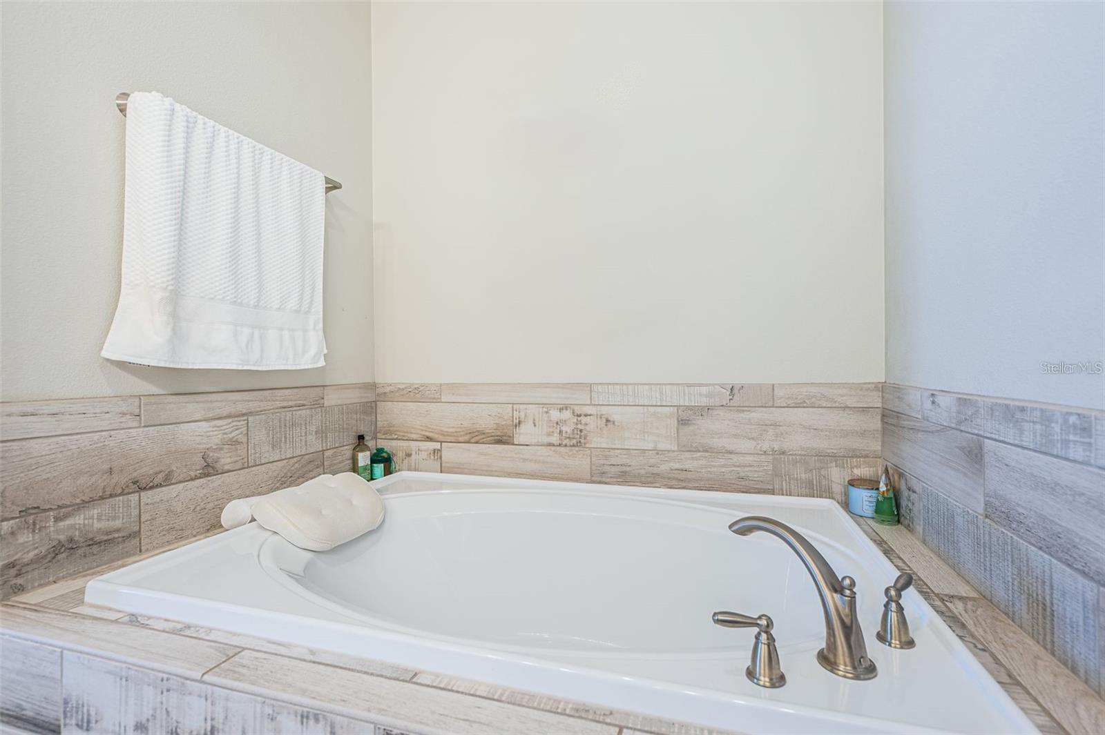 Image 26 of 57 For 7004 Grevilla Avenue S