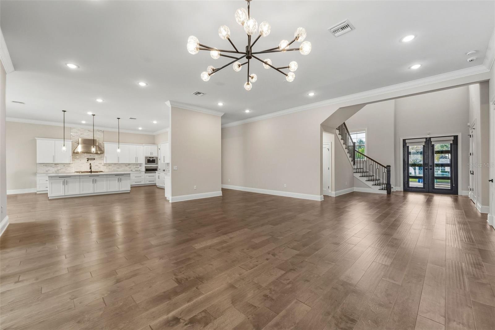 Listing photo id 8 for 481 Davis Boulevard