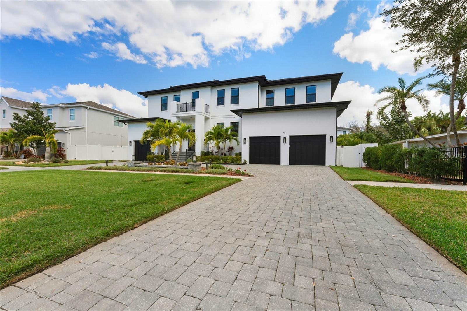 Listing photo id 0 for 481 Davis Boulevard