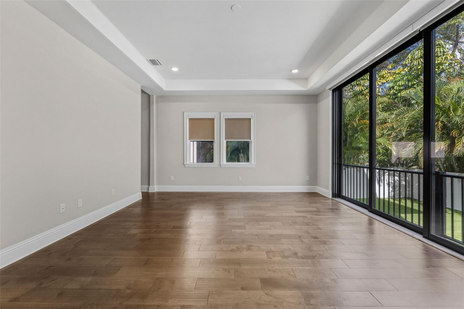 Listing photo id 19 for 481 Davis Boulevard