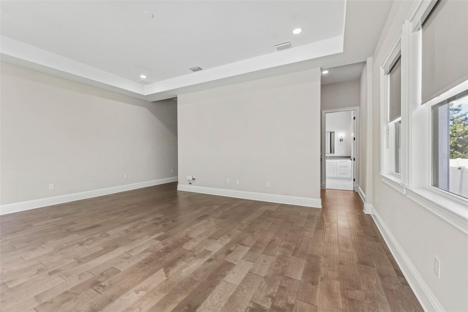 Listing photo id 20 for 481 Davis Boulevard