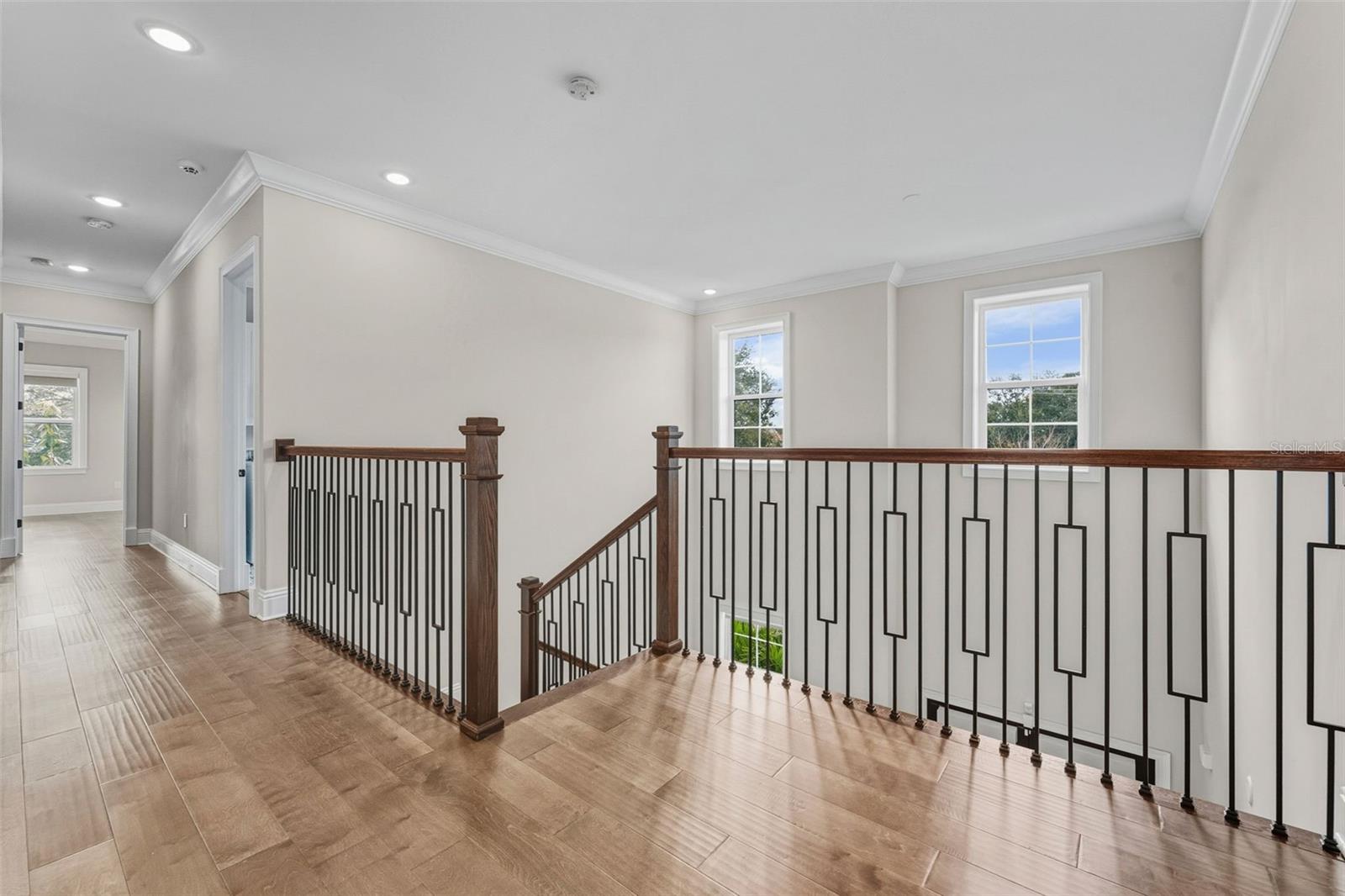 Listing photo id 27 for 481 Davis Boulevard