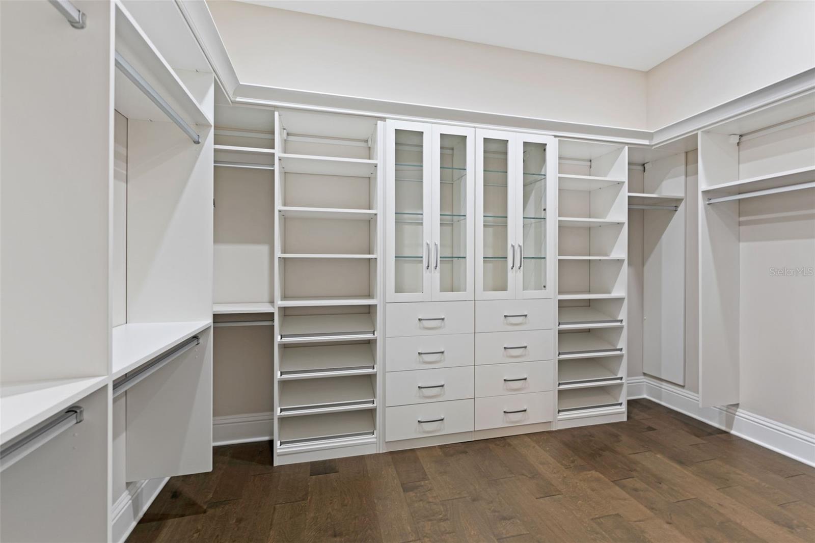 Listing photo id 34 for 481 Davis Boulevard