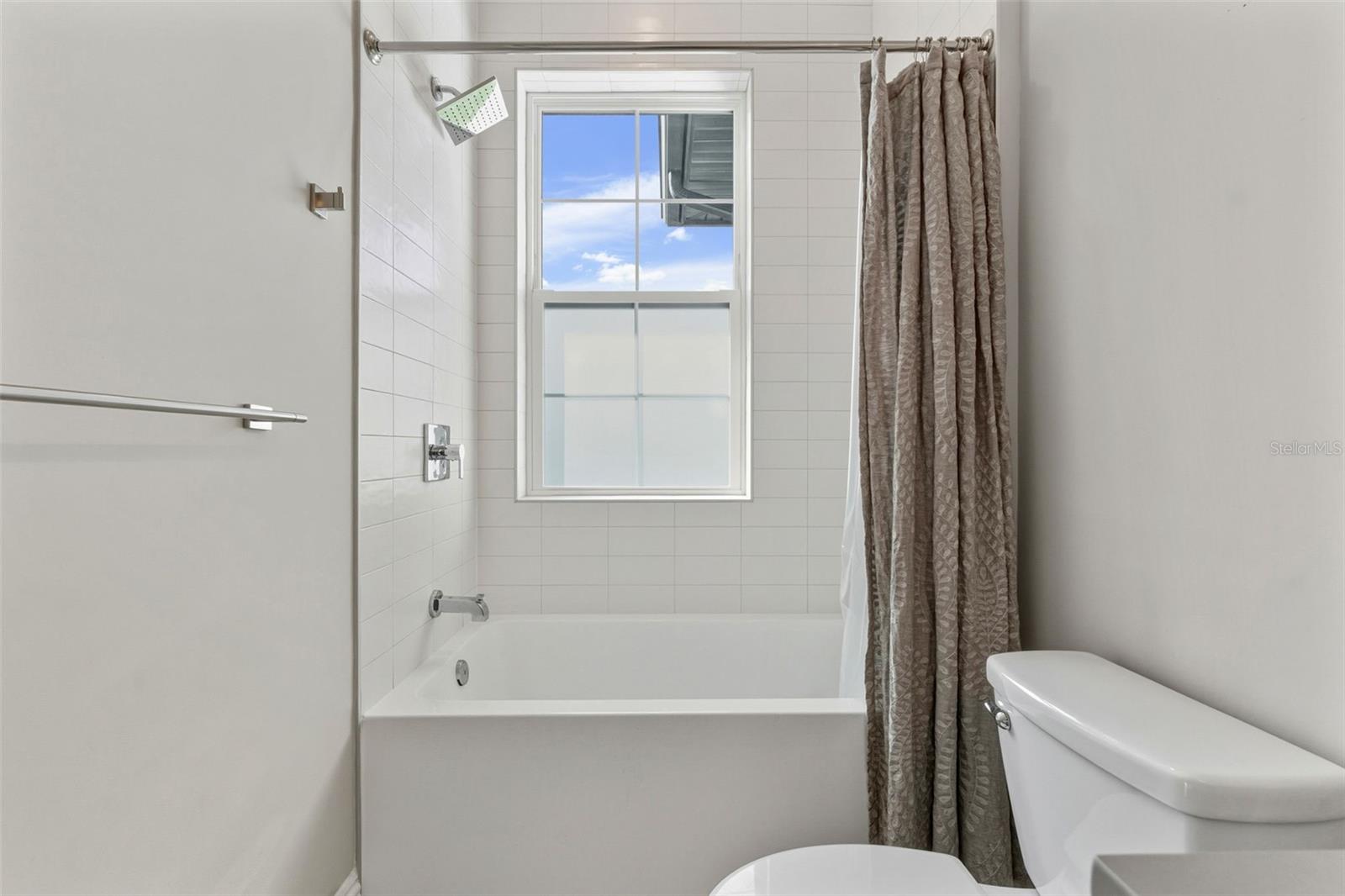 Listing photo id 38 for 481 Davis Boulevard