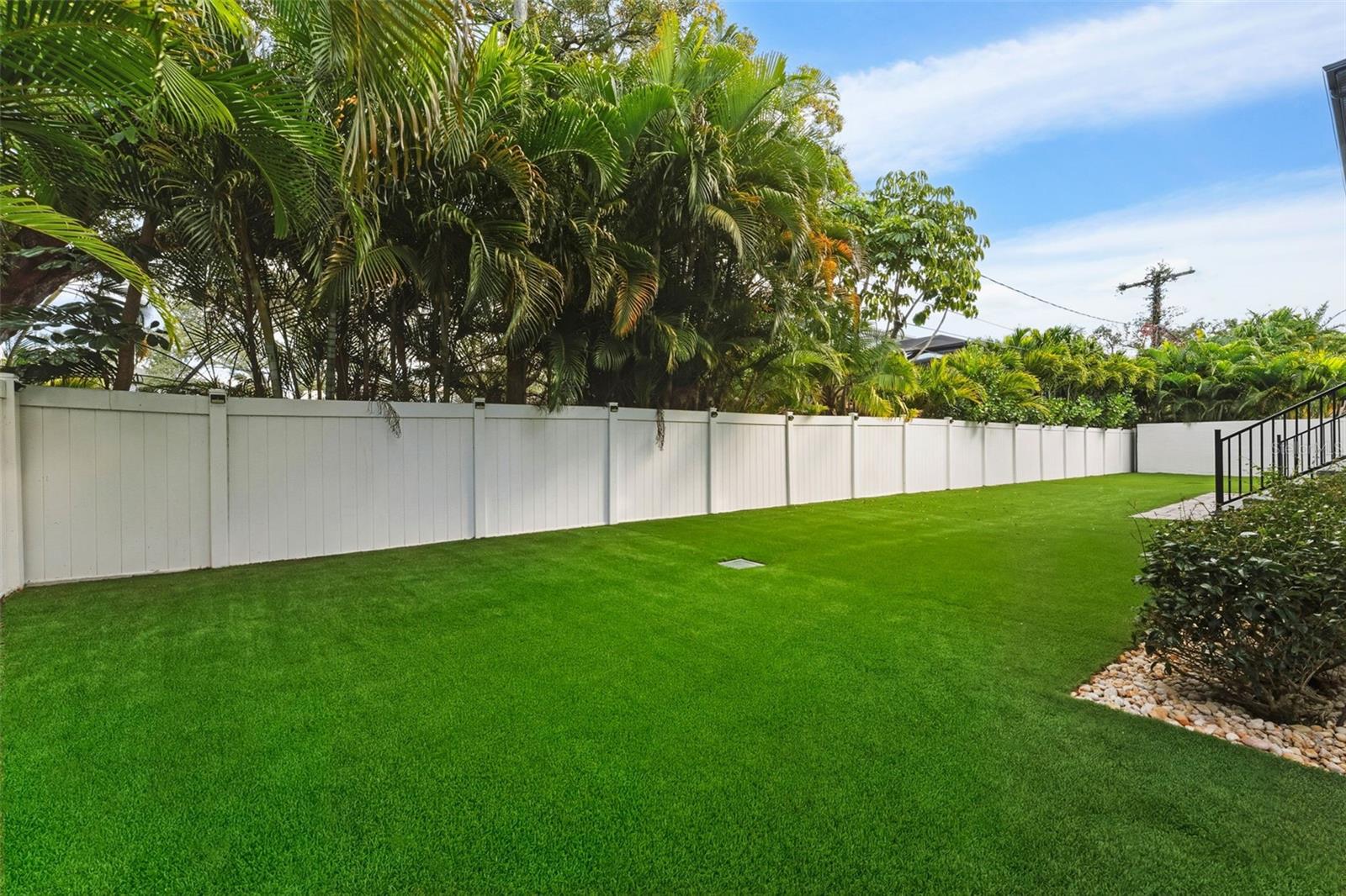 Listing photo id 53 for 481 Davis Boulevard