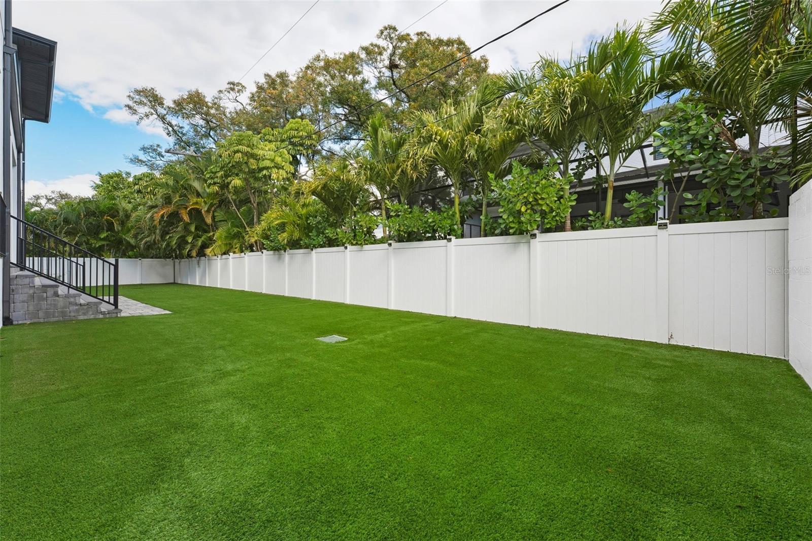 Listing photo id 57 for 481 Davis Boulevard