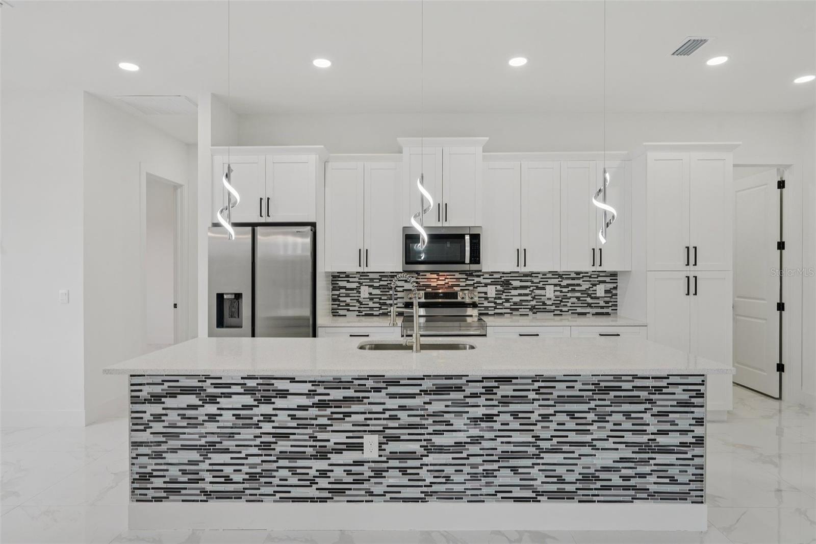 Image 16 of 52 For 12 17th Avenue