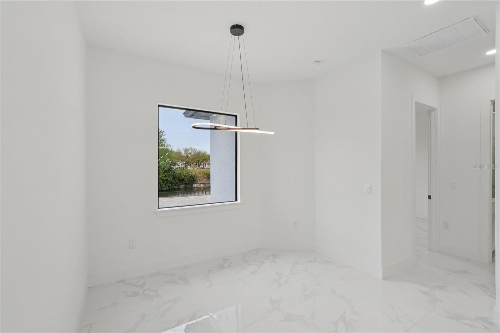 Image 22 of 52 For 12 17th Avenue