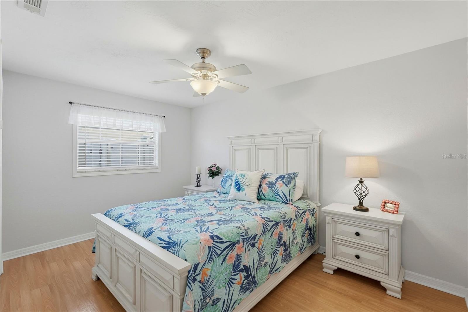 Image 20 of 34 For 5826 27th Terrace N