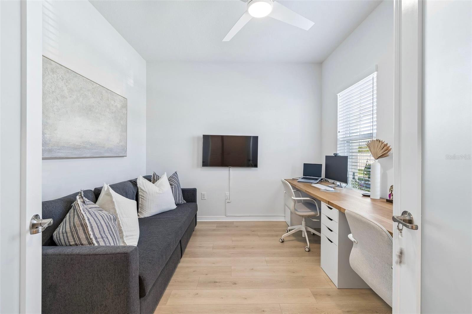 Image 12 of 34 For 28570 Sweet Persimmon Drive