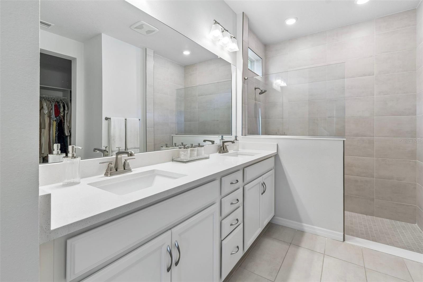 Image 16 of 34 For 28570 Sweet Persimmon Drive