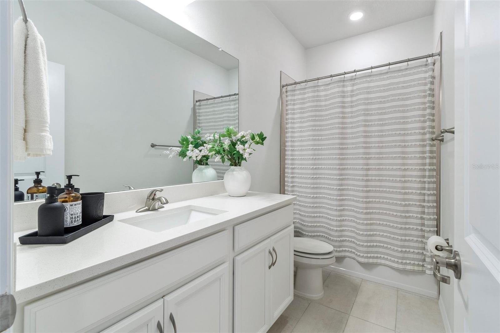 Image 20 of 34 For 28570 Sweet Persimmon Drive