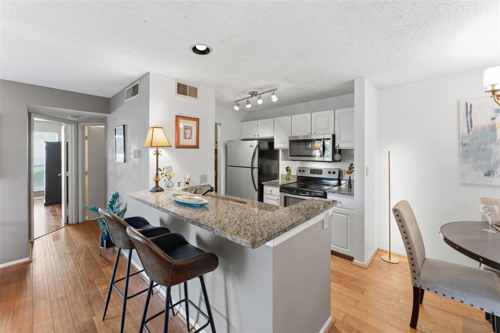 Image 6 of 21 For 115 112th Avenue Ne 715