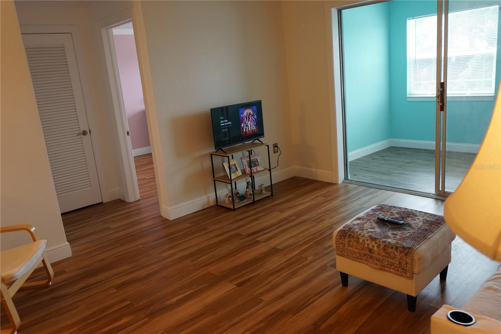 Image 11 of 22 For 1000 49th Street N 311