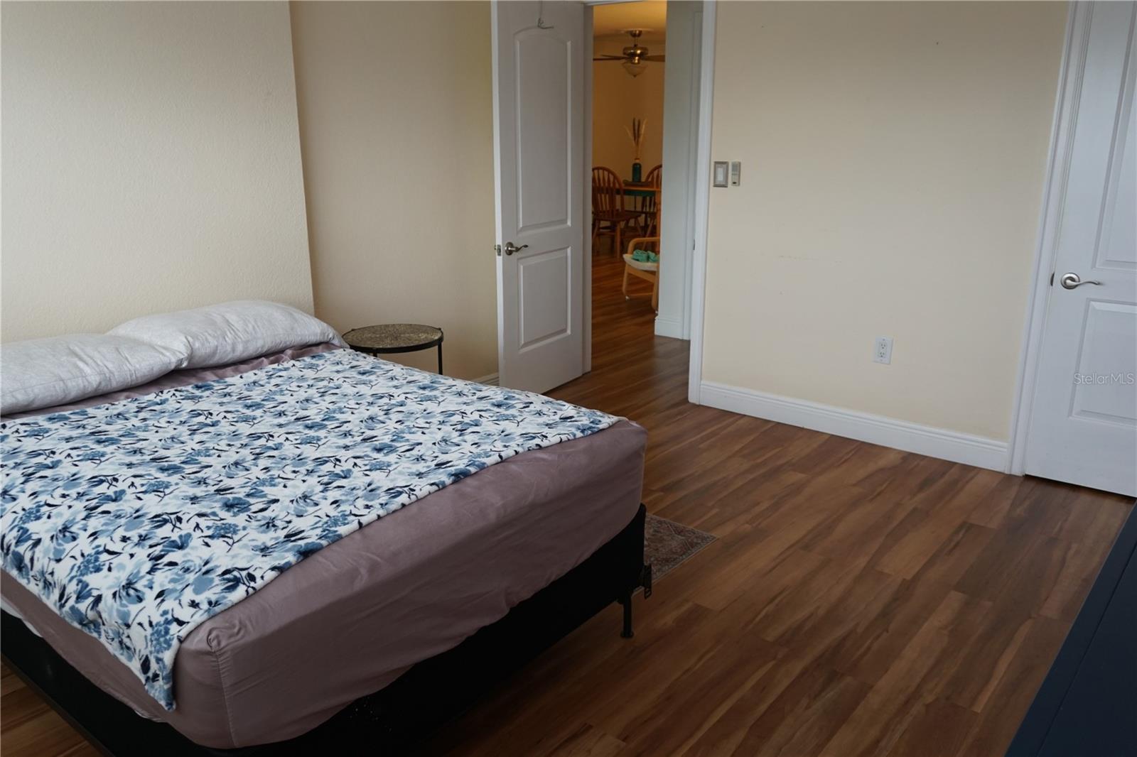 Image 9 of 22 For 1000 49th Street N 311