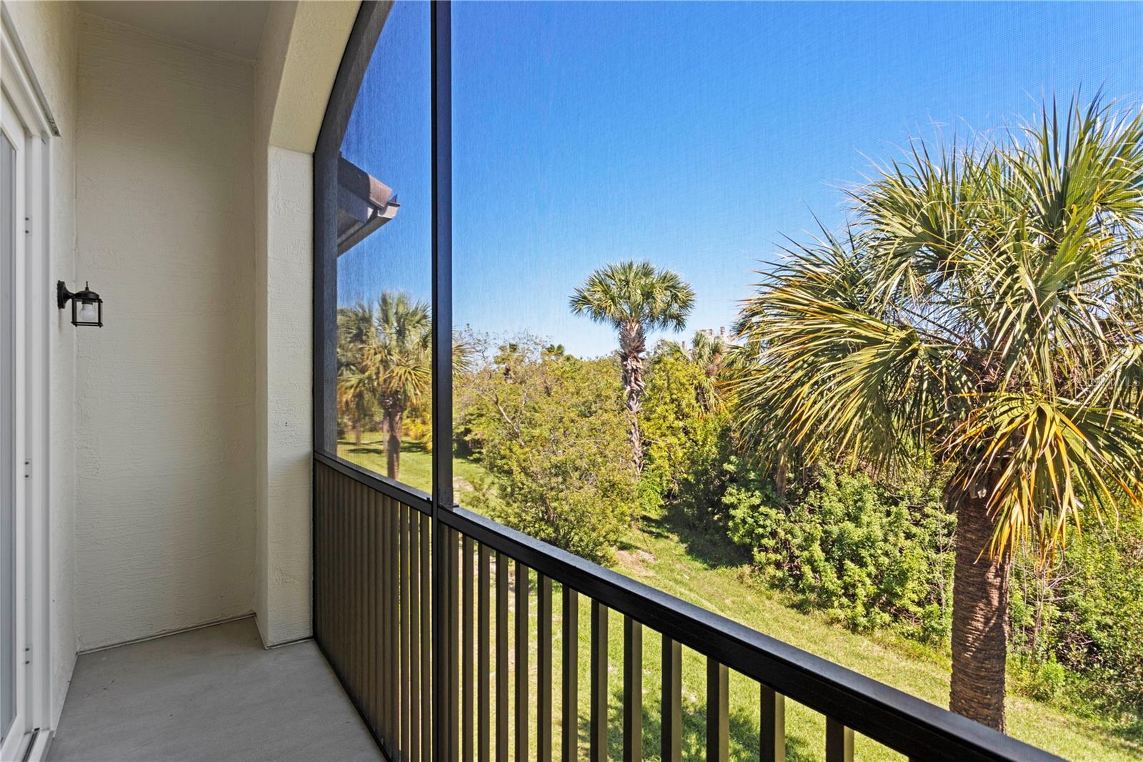 Image 16 of 51 For 943 Normandy Trace Road