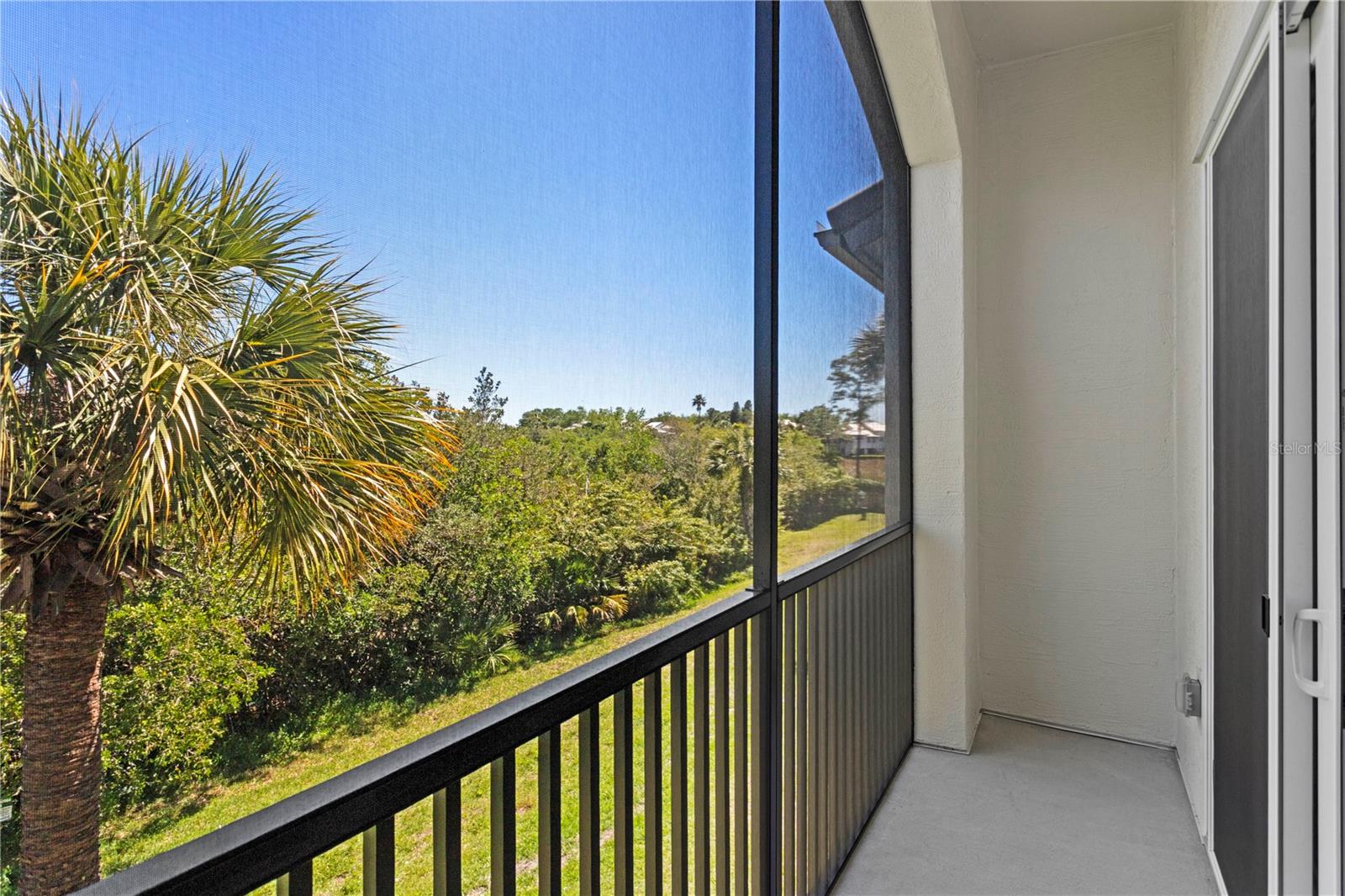 Image 17 of 51 For 943 Normandy Trace Road