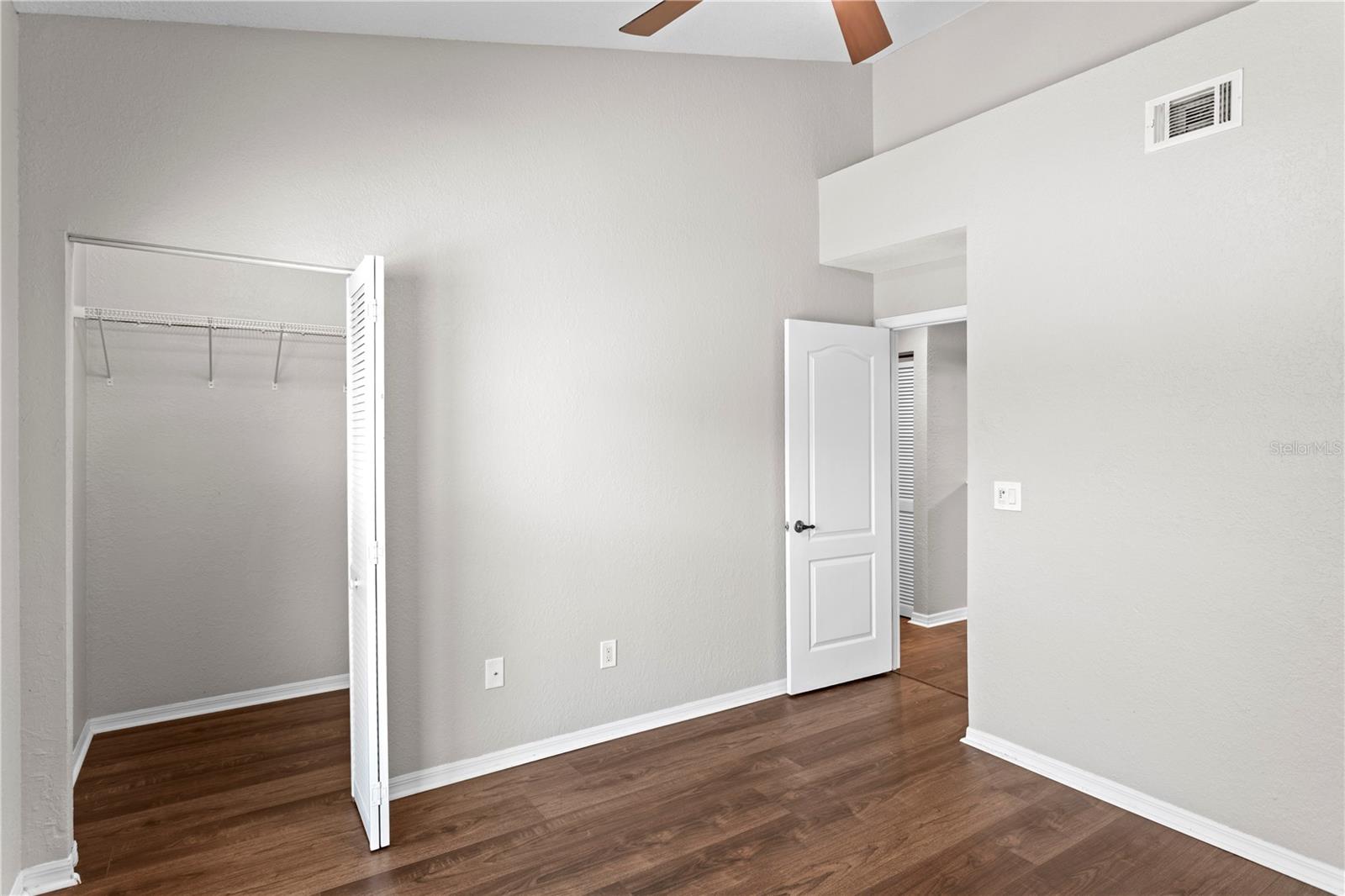 Image 26 of 51 For 943 Normandy Trace Road