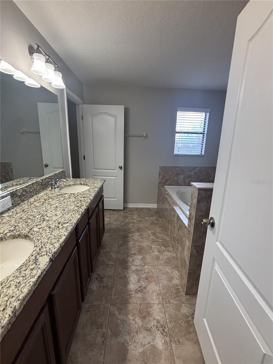 Image 24 of 30 For 20014 Date Palm Way