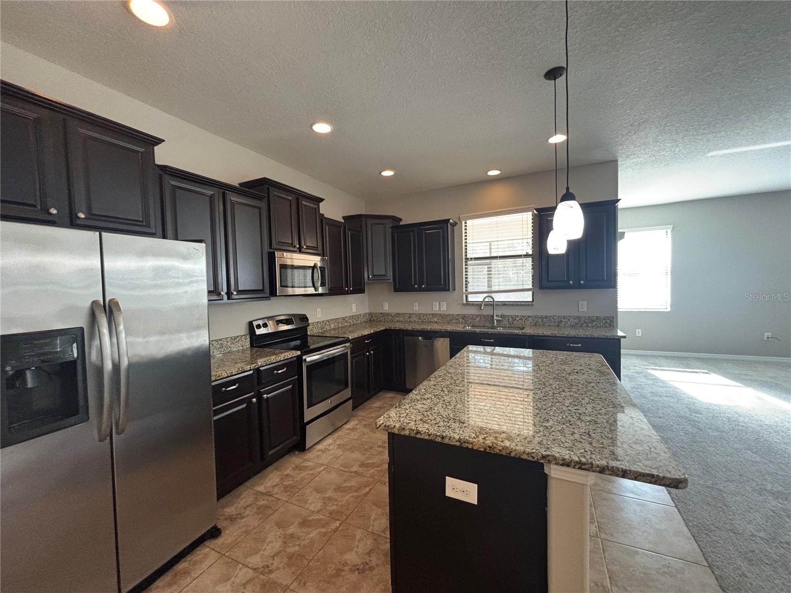 Image 7 of 30 For 20014 Date Palm Way