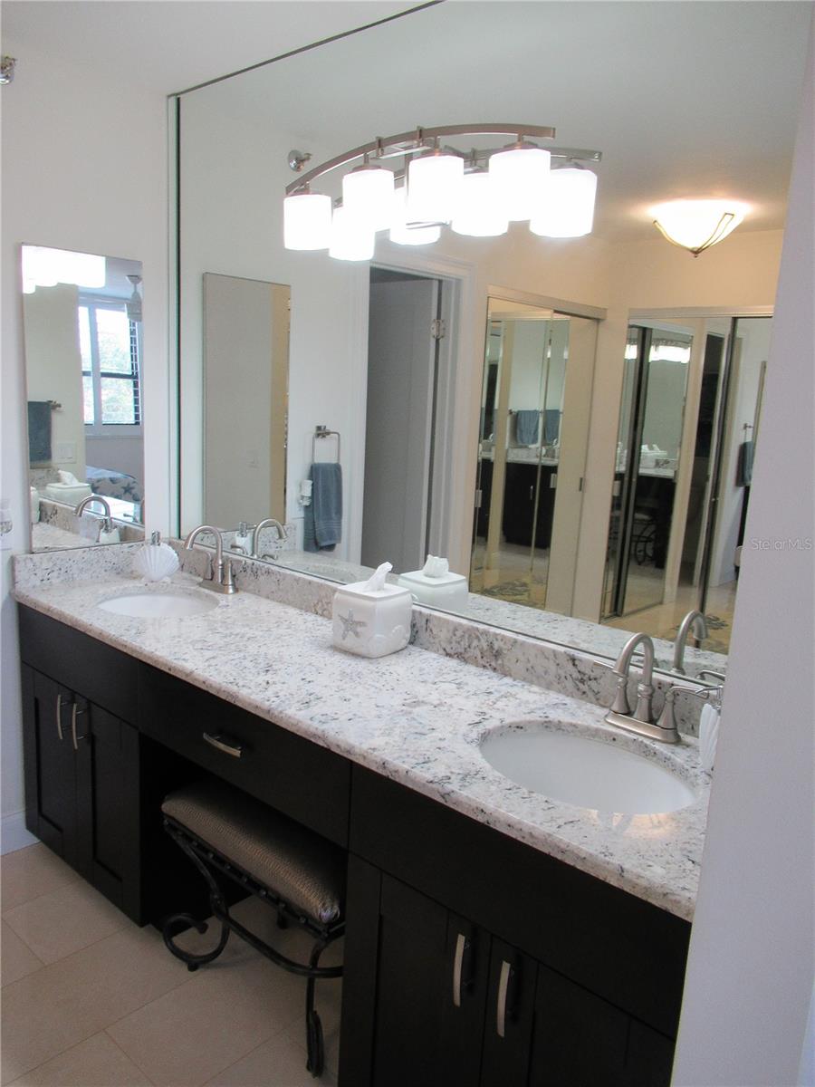 Image 18 of 26 For 6291 Bahia Del Mar Circle 303