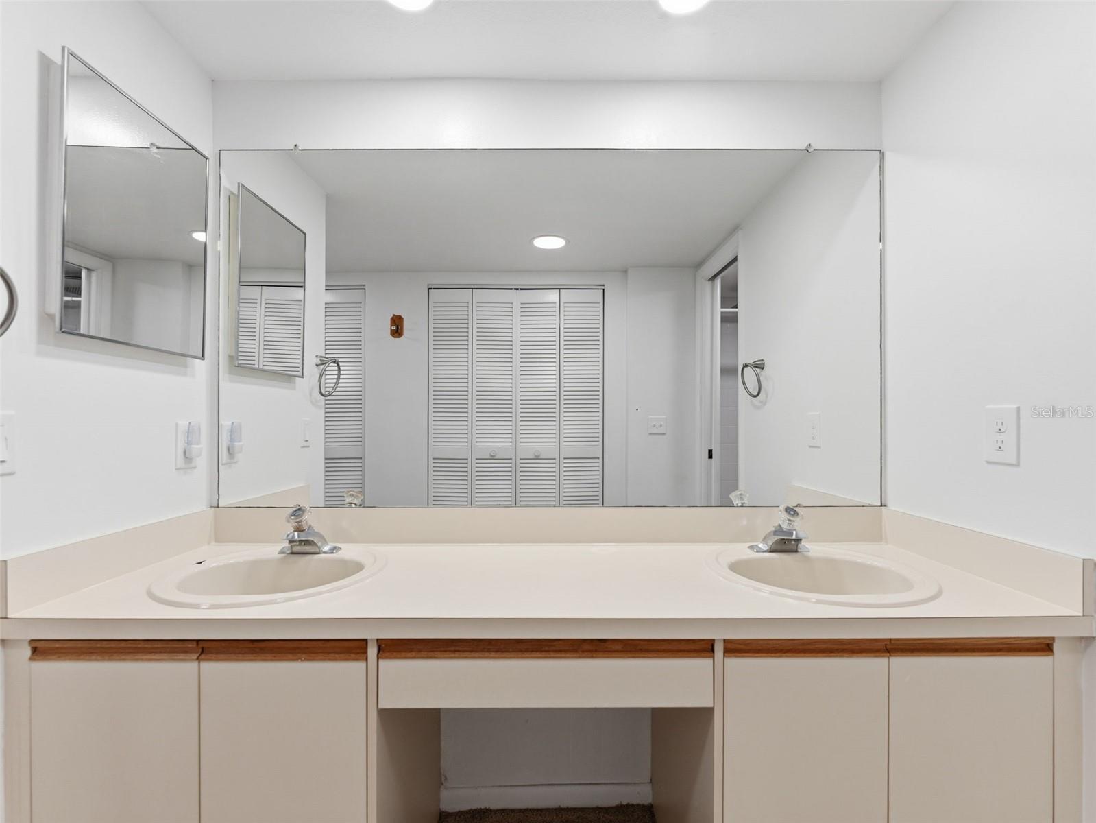 Image 20 of 32 For 2055 Arbor Drive