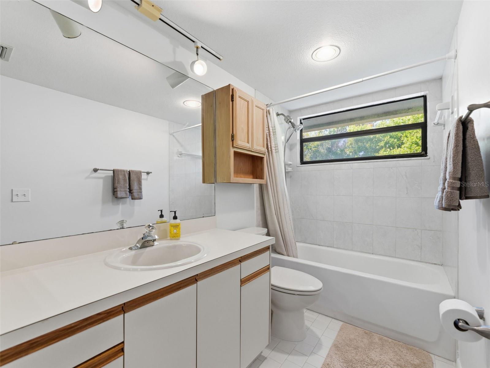 Image 27 of 32 For 2055 Arbor Drive