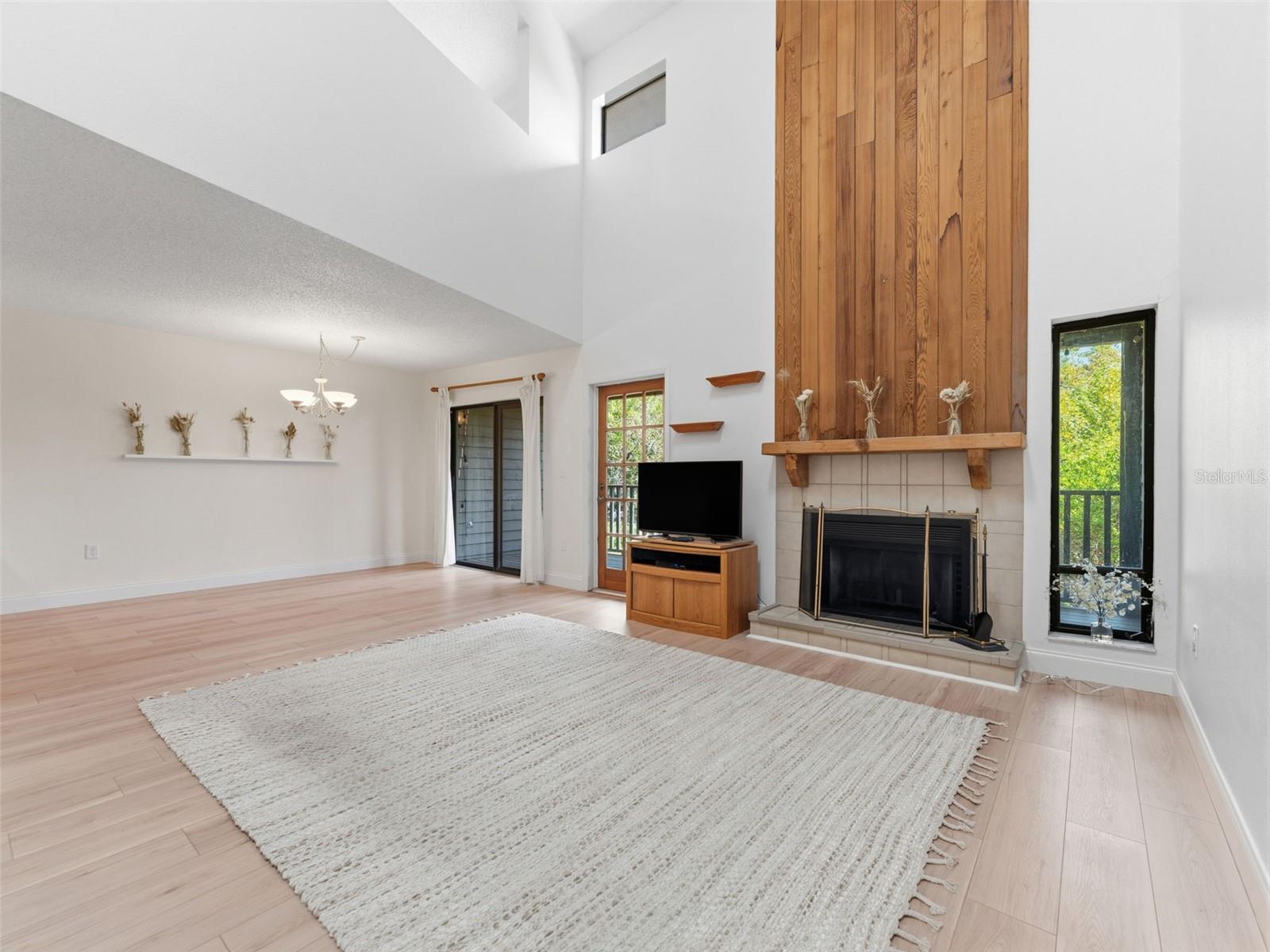 Image 3 of 32 For 2055 Arbor Drive