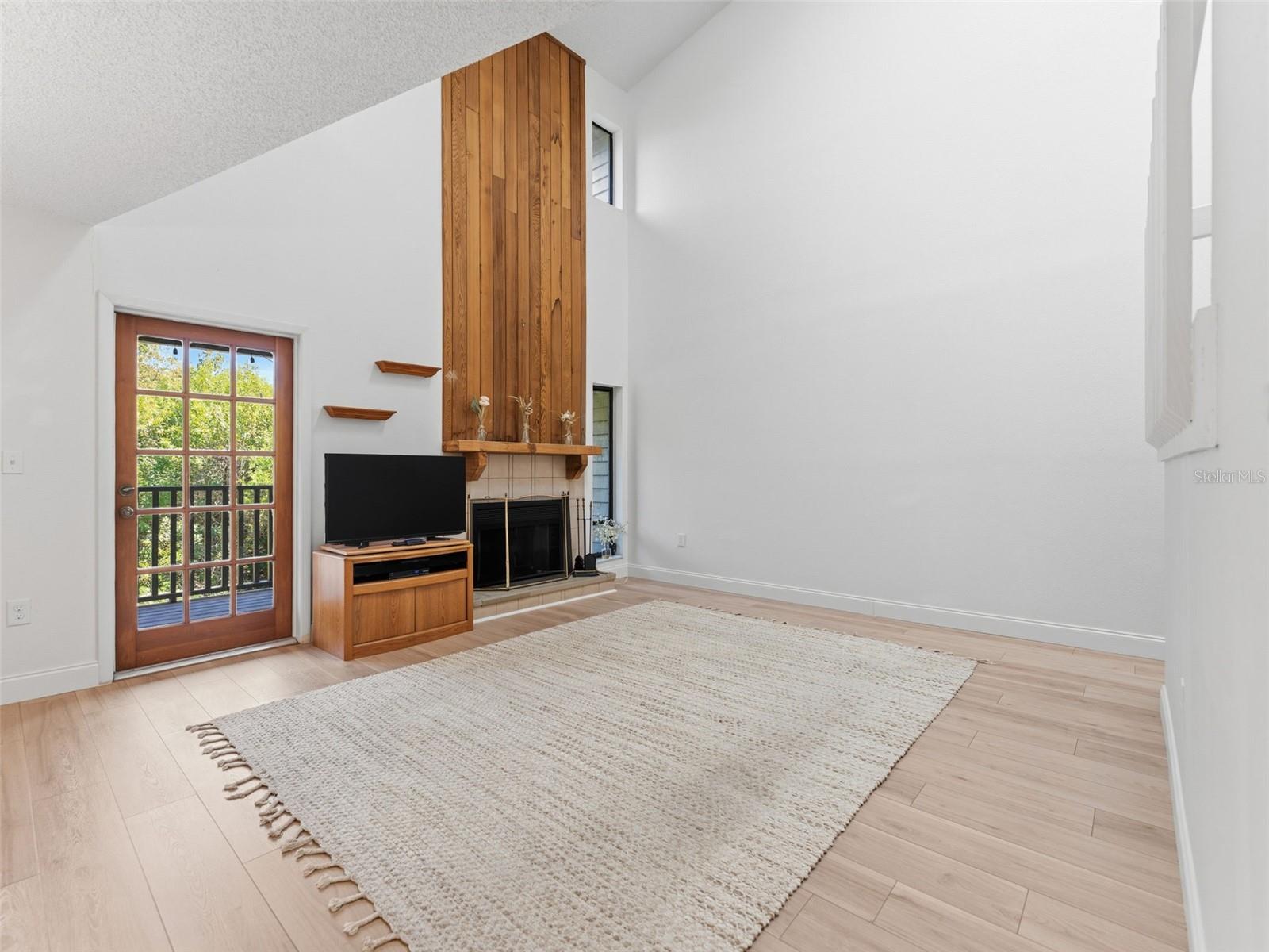 Image 5 of 32 For 2055 Arbor Drive