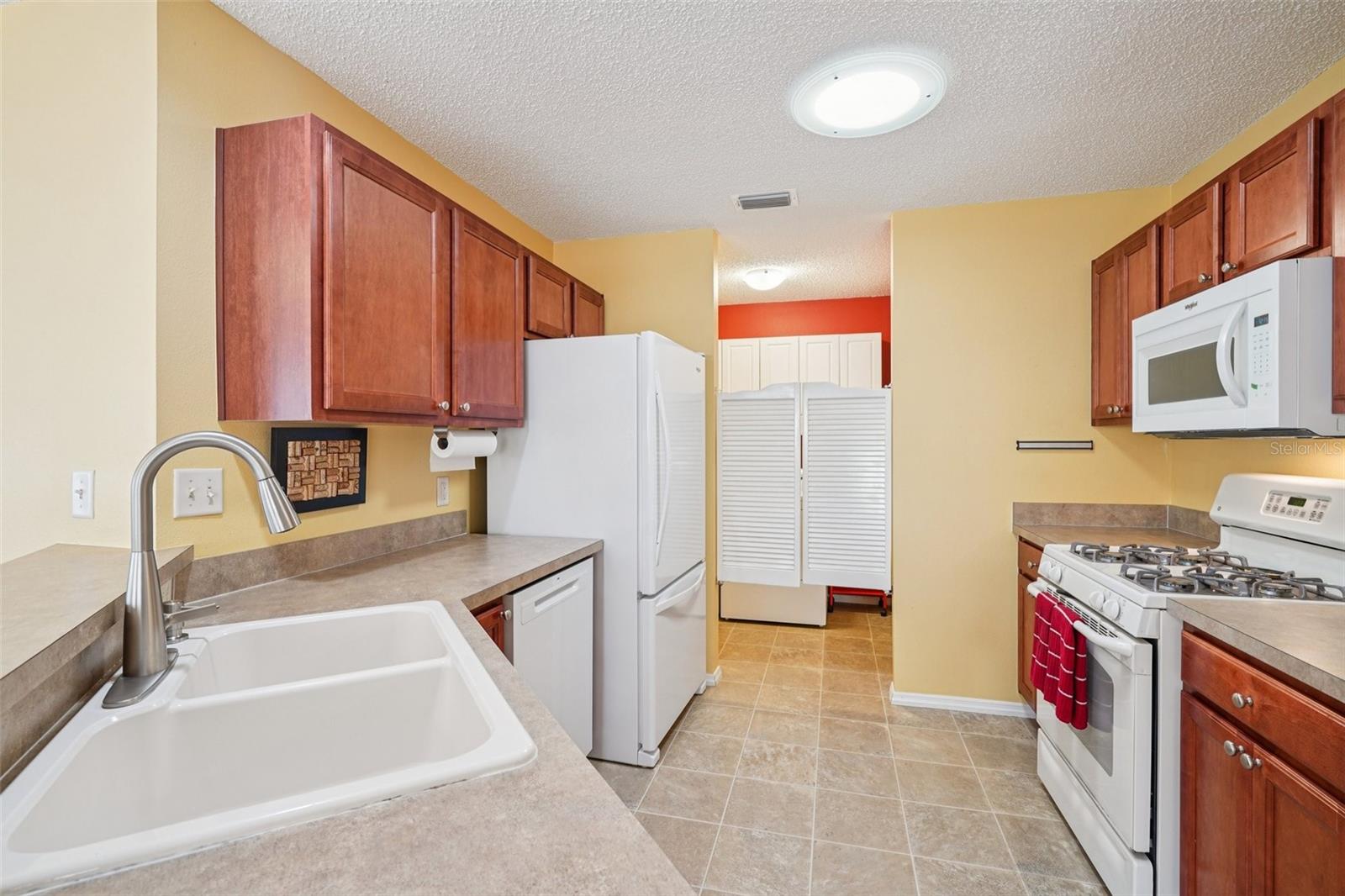 Image 4 of 30 For 2368 Branchville Terrace