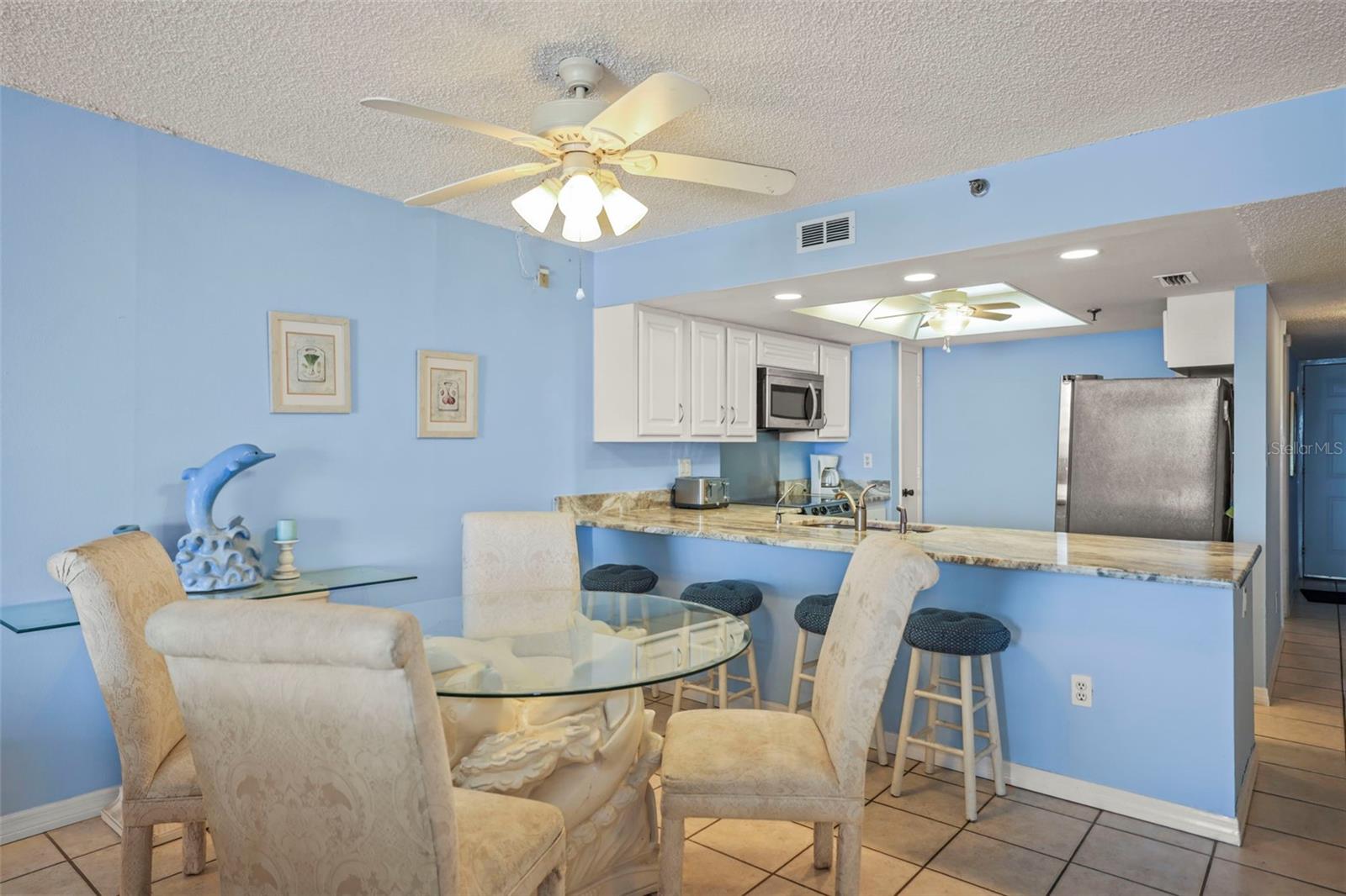 Image 10 of 59 For 20040 Gulf Boulevard 302