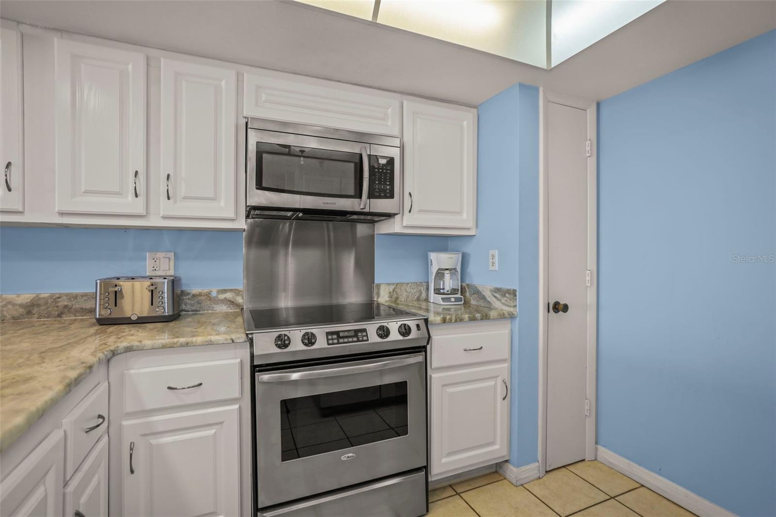 Image 15 of 59 For 20040 Gulf Boulevard 302