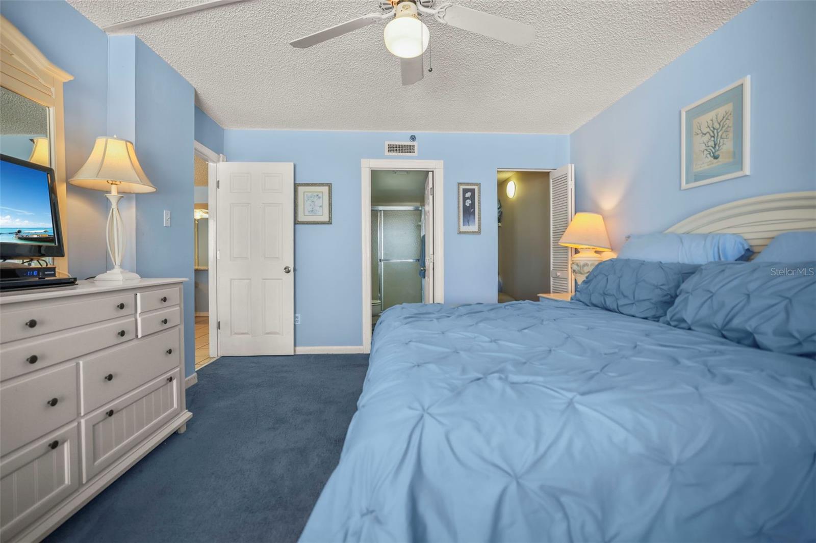 Image 23 of 59 For 20040 Gulf Boulevard 302