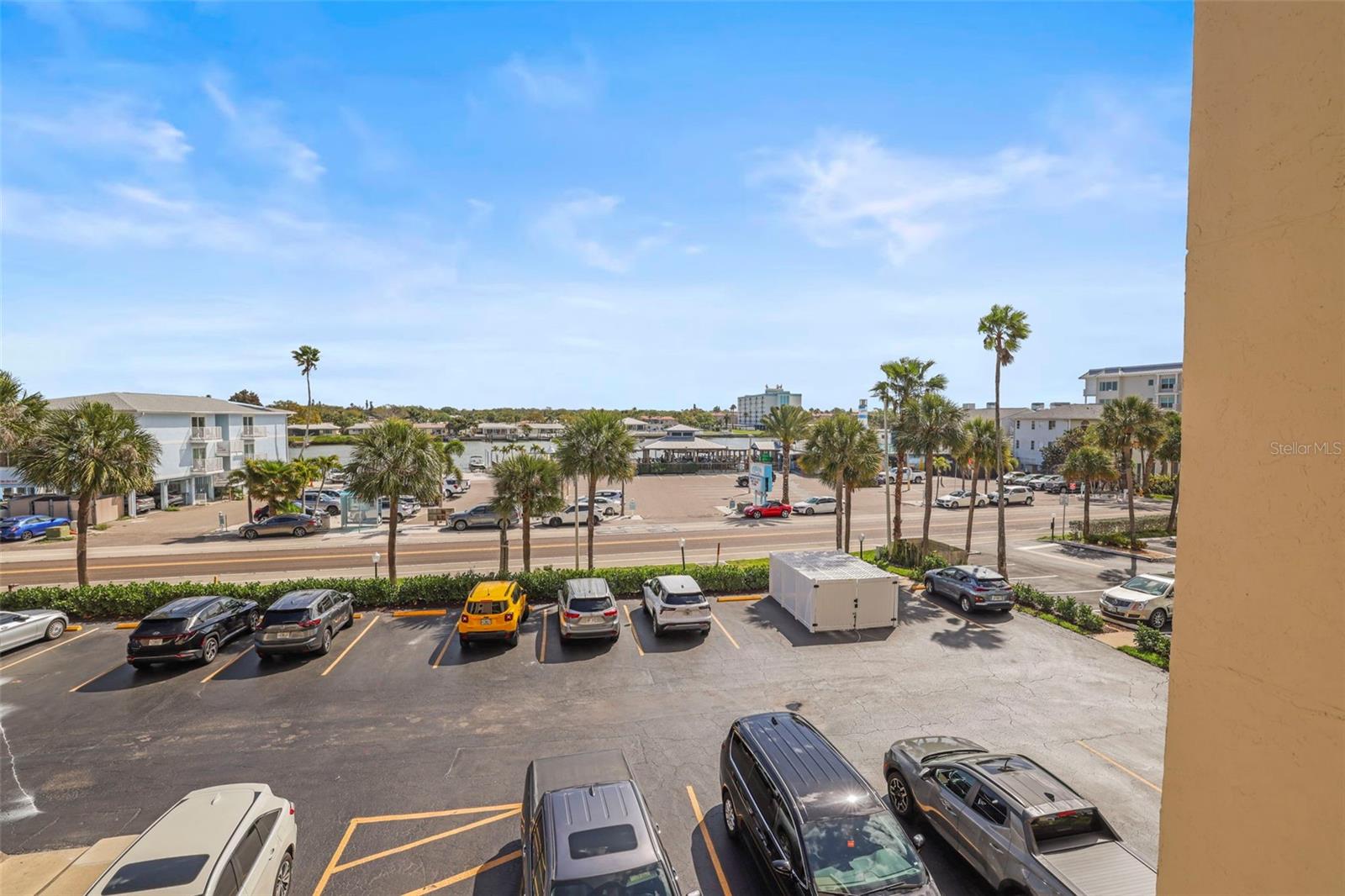 Image 37 of 59 For 20040 Gulf Boulevard 302