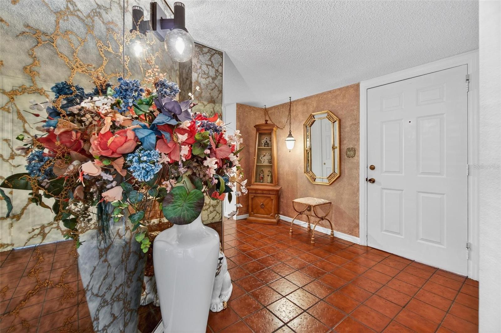 Listing photo id 2 for 14820 Rue De Bayonne  302