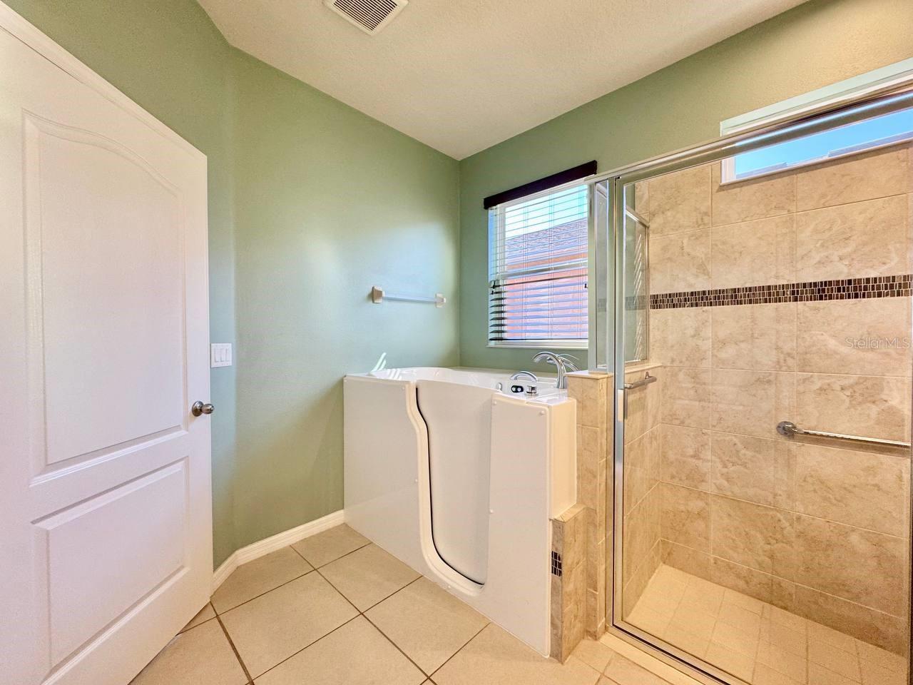 Image 19 of 38 For 14138 Poke Ridge Drive