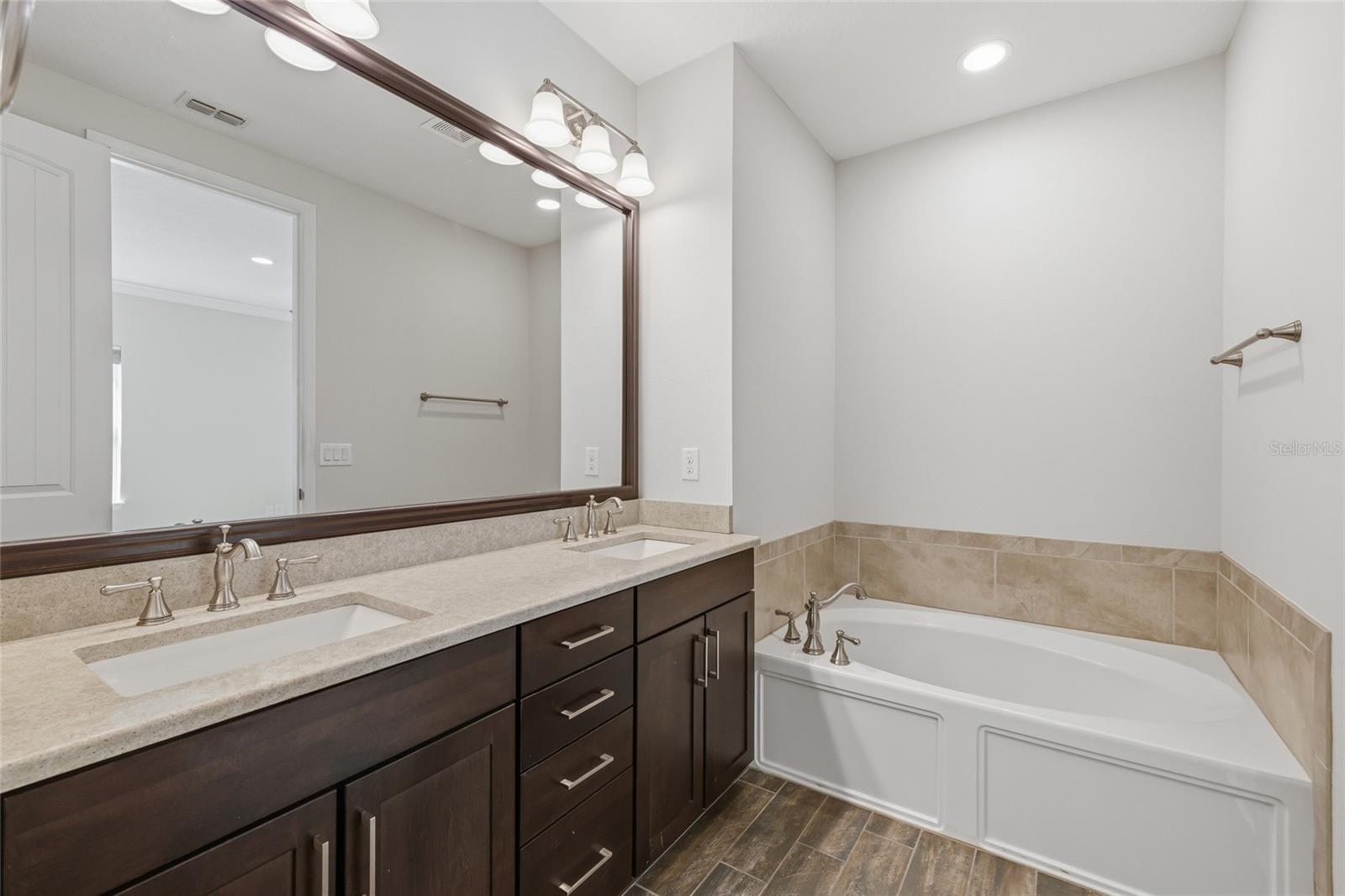 Image 22 of 32 For 309 Fremont Avenue 3