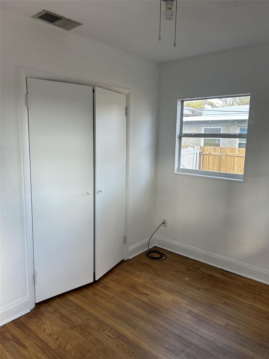 Image 14 of 17 For 5038 37th Avenue N