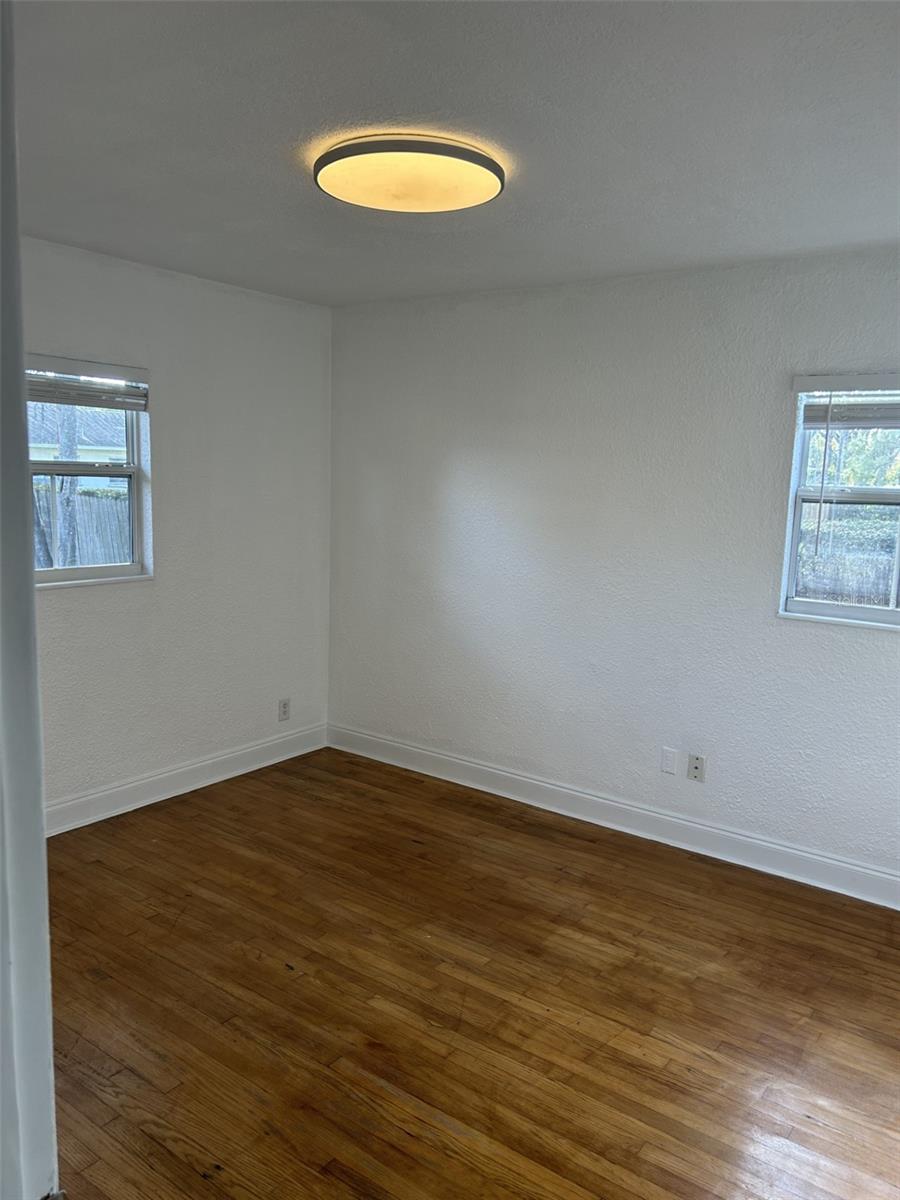 Image 9 of 17 For 5038 37th Avenue N