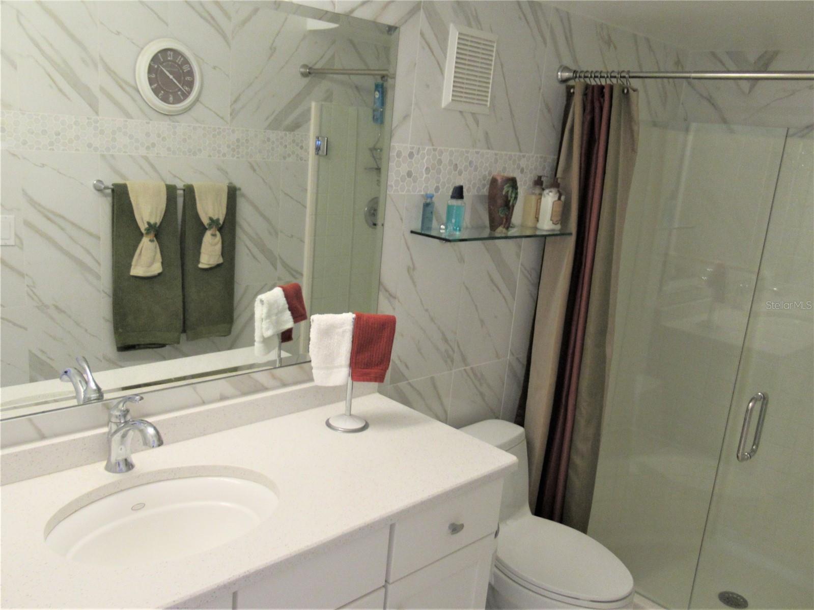 Image 20 of 24 For 6093 Bahia Del Mar Circle 577