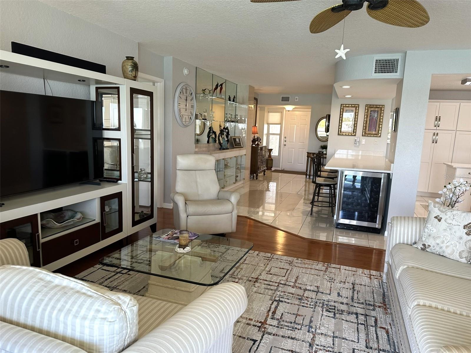 Image 5 of 24 For 6093 Bahia Del Mar Circle 577