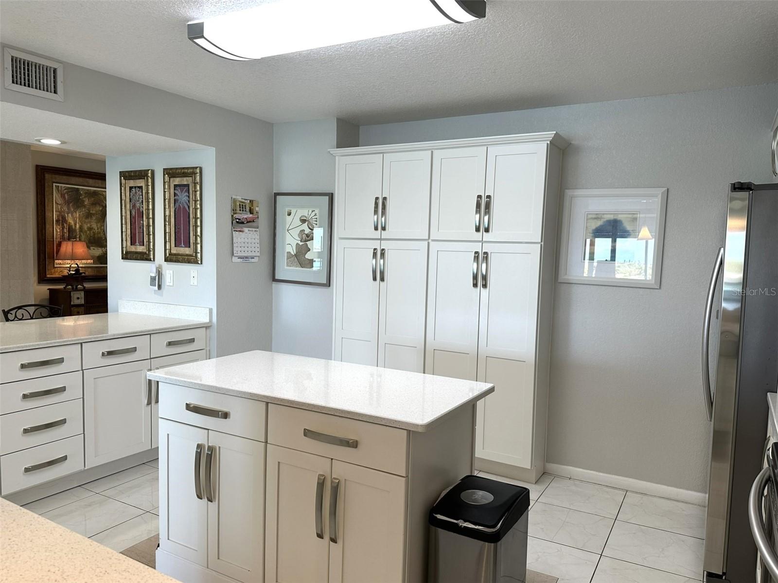 Image 8 of 24 For 6093 Bahia Del Mar Circle 577