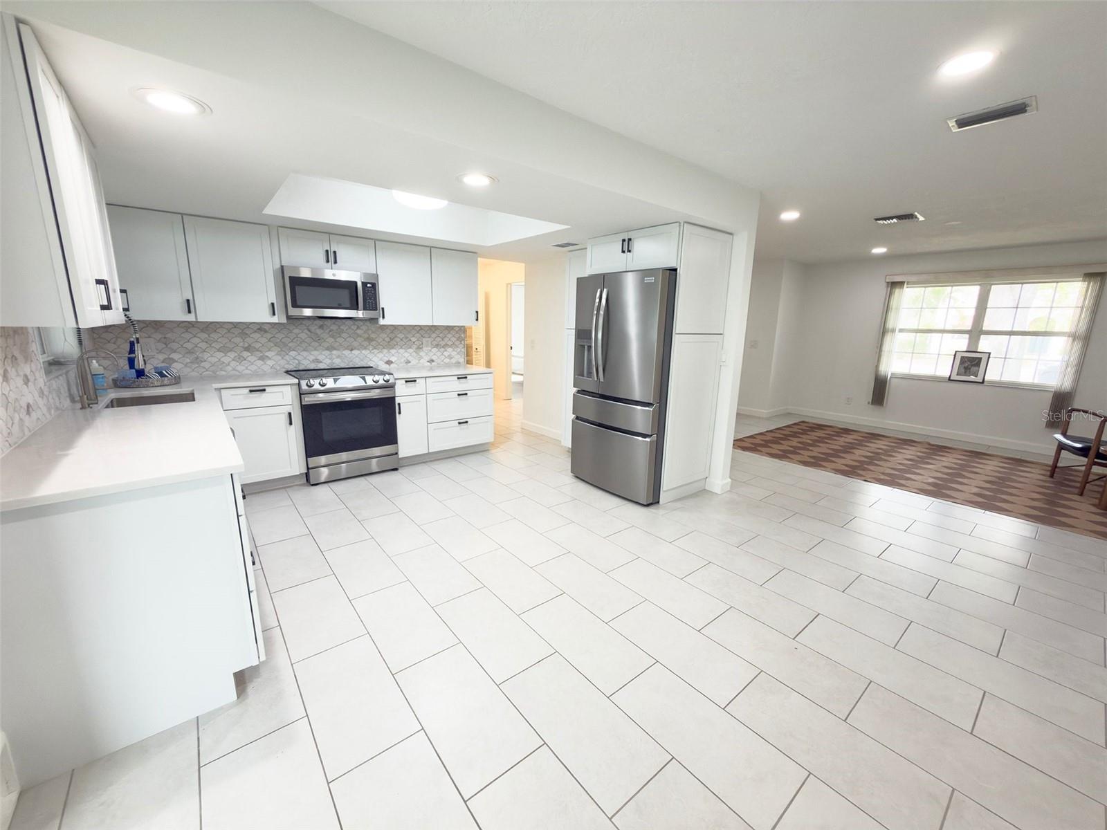 Image 10 of 34 For 1044 51st Avenue N