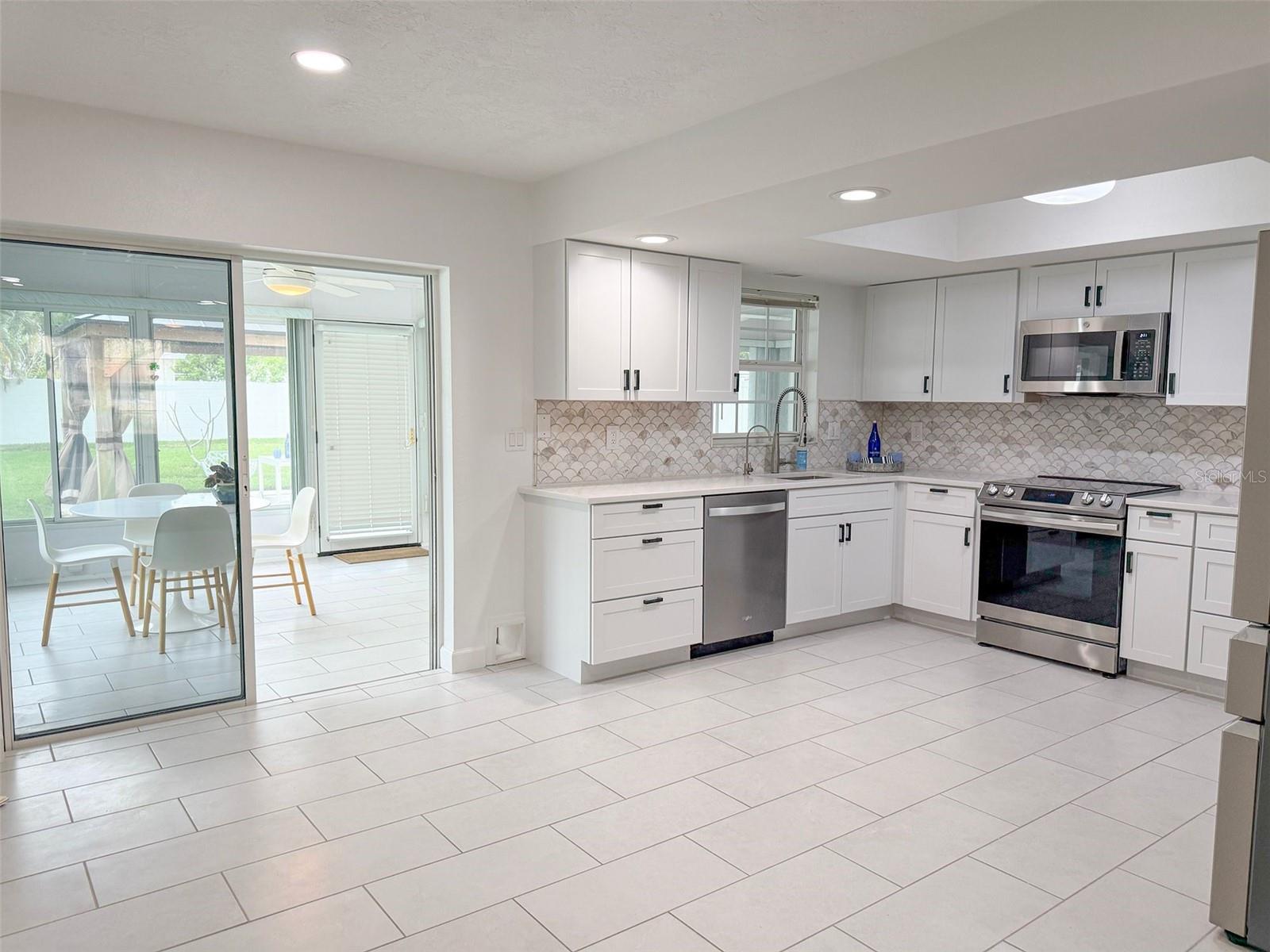 Image 13 of 34 For 1044 51st Avenue N