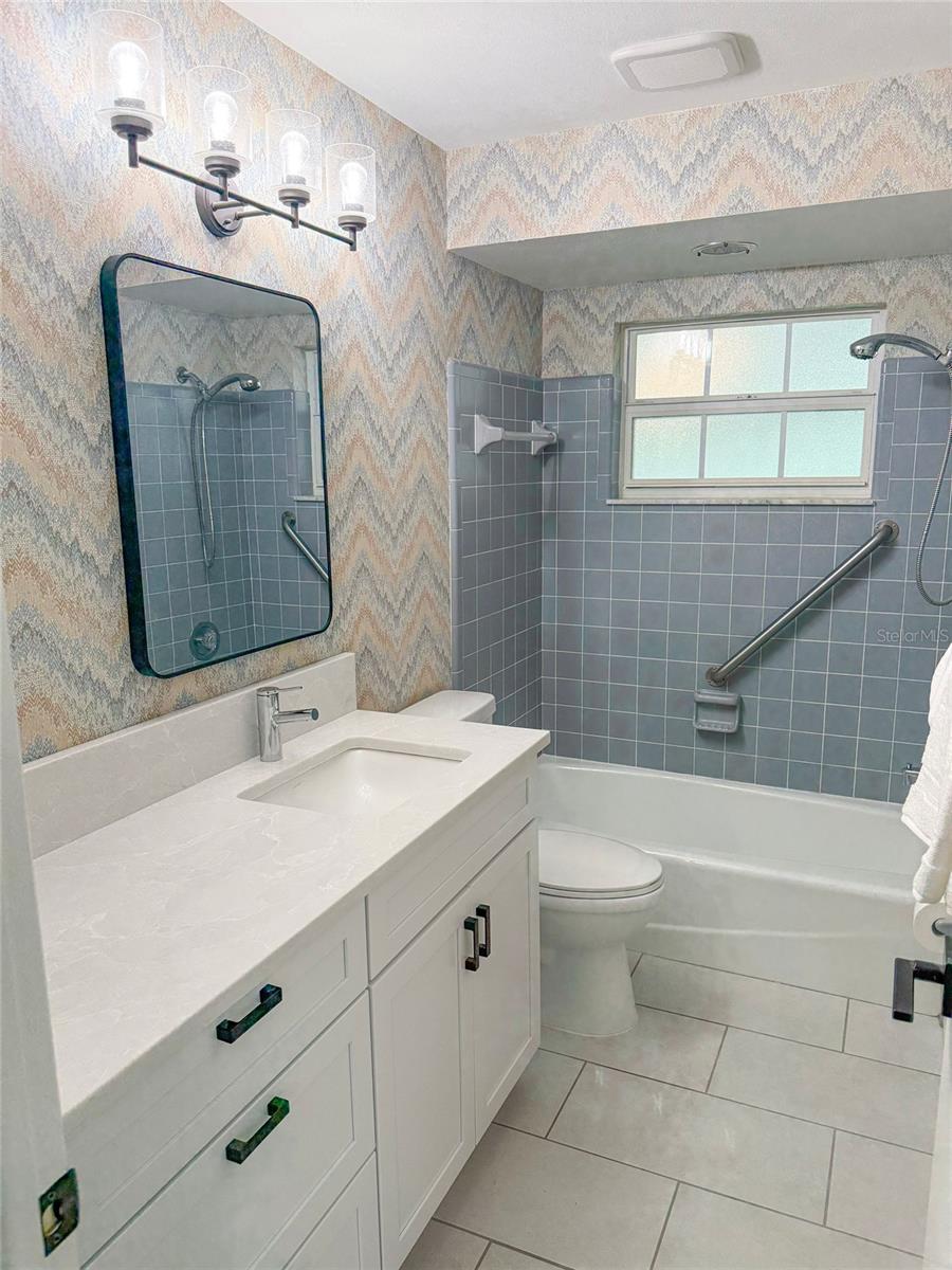 Image 15 of 34 For 1044 51st Avenue N